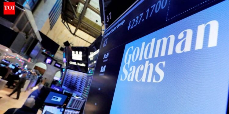 Ein Interface verdeutlicht, wie komplexe Bankaufgaben automatisiert durch KI bei Goldman Sachs die Compliance-Prüfung beschleunigen.