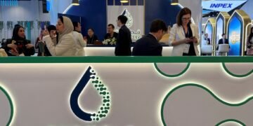 Offizielles Gebäude in Doha, da QatarEnergy stellt Produktion ein