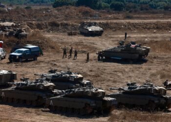 Armeesprecher Effie Defrin über die geplante Invasion des Libanon