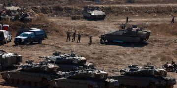 Armeesprecher Effie Defrin über die geplante Invasion des Libanon