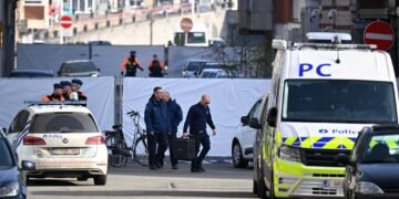 Trümmer und Glassplitter nach dem Angriff auf Synagoge in Belgien in Lüttich.