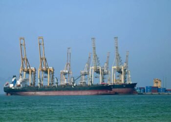 Industrielle Raffinerie in Riad zur Stützung der globalen Energieversorgung.