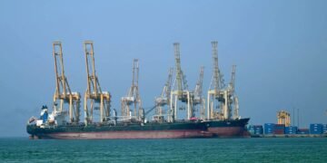 Industrielle Raffinerie in Riad zur Stützung der globalen Energieversorgung.