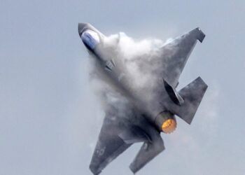 Der Moment bevor Israel schießt iranisches Flugzeug ab mit F-35