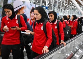 Iranische Fußballerinnen der Nationalmannschaft im Stadion in Australien