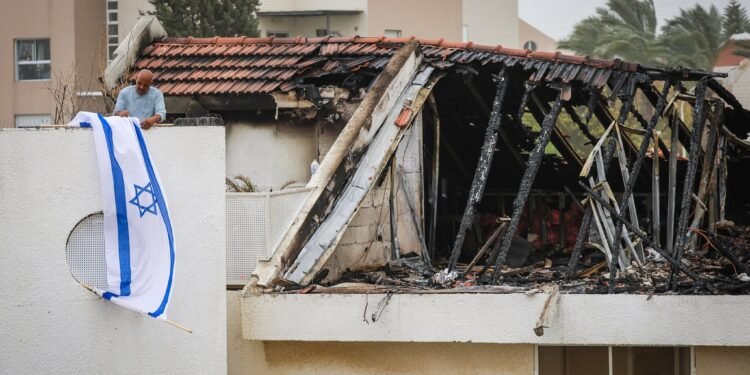 Raketeneinschlag Israel heute Gebäudeschaden