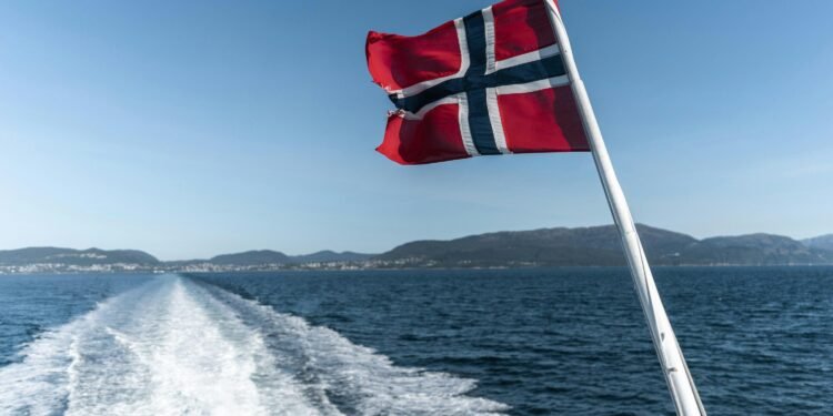 Aktuelle Überwachung gegen das Schifffahrtsrouten Risiko in der Straße von Hormus