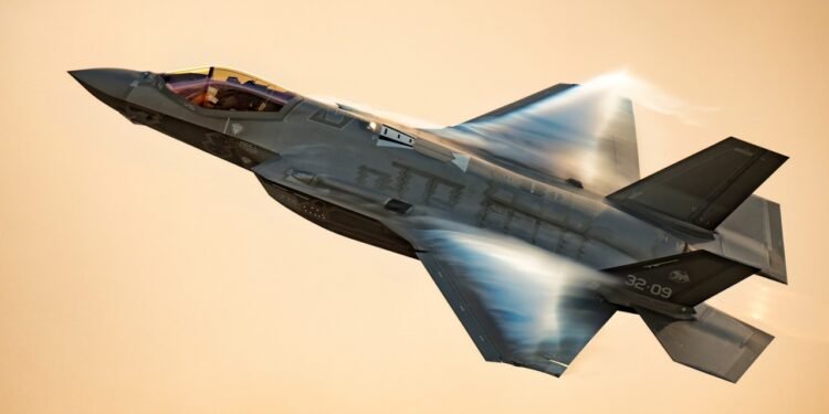 Martin Pfister informiert über Schweiz F-35-Jets Kosten