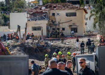 Luftabwehrversagen zwingt Einsatzkräfte zu Evakuierung