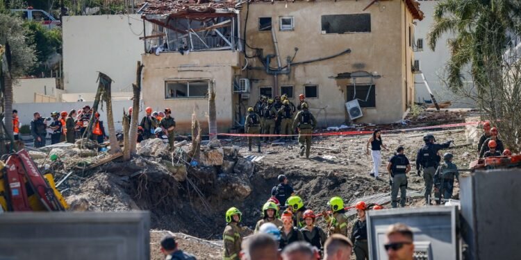 Luftabwehrversagen zwingt Einsatzkräfte zu Evakuierung