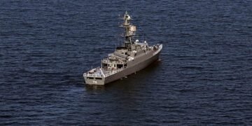 Ölteppich an der Einschlagstelle nach dem Iranisches Militärschiff Zwischenfall.