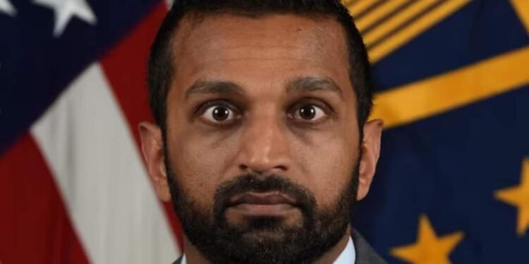 FBI-Direktor gehackt zeigt Kash Patel Hacker am Computer