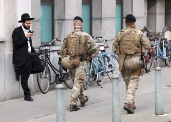 Soldaten in Brüssel schützen jüdische Stätten vor Antisemitismus