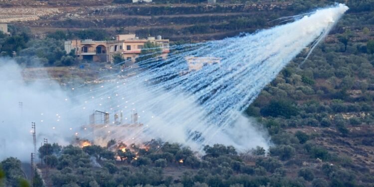 Einsatz von weißem Phosphor als potenzielles Verbrechen gegen die Menschlichkeit in Yohmor.