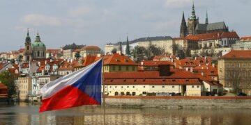 Premierminister Babiš diskutiert über Französischer Nuklearschirm