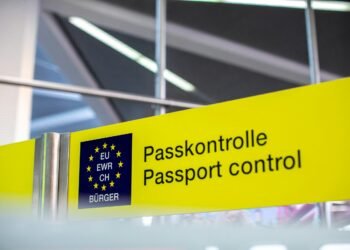 Neue Grenzkontrollen führen zu massiven Verzögerungen sowie technischen Chaos an EU Grenzen