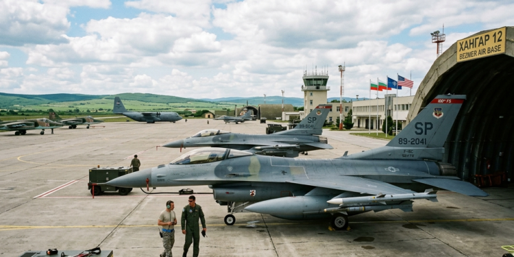 Iran warnt Bulgarien vor US-Flughafennutzung in Sofia