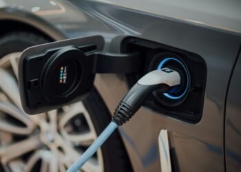 Infografik zeigt den steigenden Elektroauto Absatz in Europa