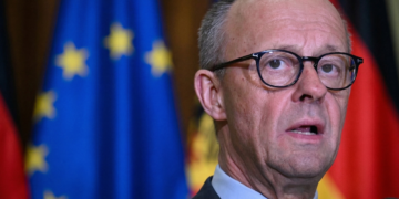 Merz kritisiert Israel wegen Militärschlägen im Libanon warnt vor Risiko für Diplomatie