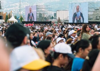 Papst Leo während seiner Friedensbotschaft in Rom