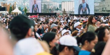 Papst Leo während seiner Friedensbotschaft in Rom