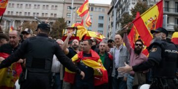 Heftige Zusammenstöße während einer Eskalation beim Protest in Spanien