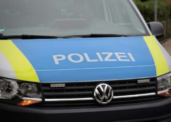 Polizeieinsatz gegen rechtsextreme Jugendgruppen in Deutschland