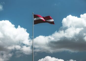 Luftraumüberwachung sichert die Grenze nach einem russischer Drohnenabsturz in Lettland