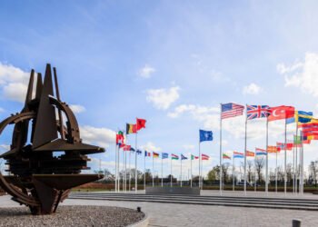 Neue Panzer finanziert durch erhöhte NATO Verteidigungsausgaben