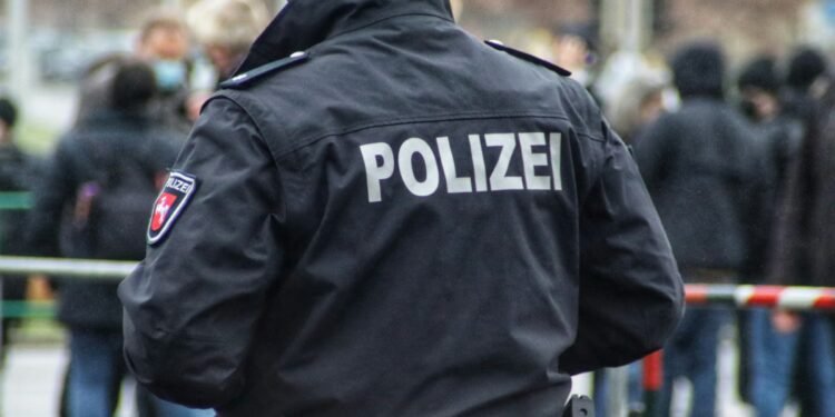 Bundespolizei-Spezialkräfte bei einer Übung in der Nacht