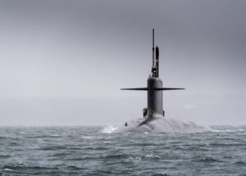 Norwegen strebt künftig den Beitritt zum französischen Nuklearschirm an
