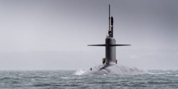 Norwegen strebt künftig den Beitritt zum französischen Nuklearschirm an