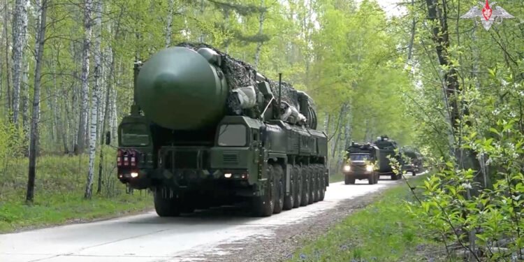 Russland verlegt Atomwaffen für unangekündigtes Großmanöver nach Belarus