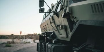 Das Fahrzeug SGT Stout im Einsatz für die TIE-Batterie