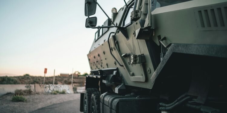 Das Fahrzeug SGT Stout im Einsatz für die TIE-Batterie