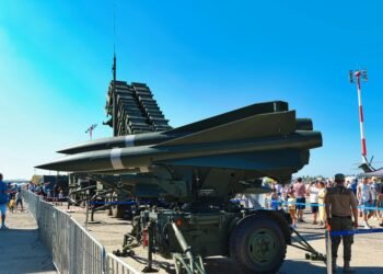 Trümmer einer Schule in Kiew nachdem Russland Raketen abfeuerte