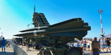 Trümmer einer Schule in Kiew nachdem Russland Raketen abfeuerte