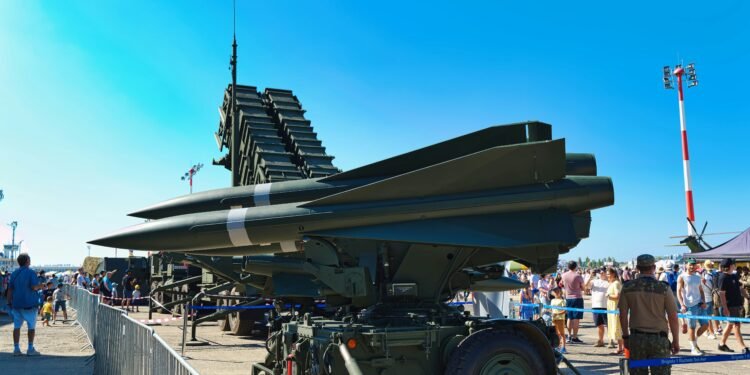 Trümmer einer Schule in Kiew nachdem Russland Raketen abfeuerte
