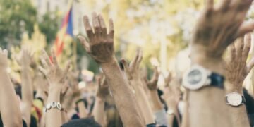 Großer Protest von Aktivisten gegen den Bau von Gaskraftwerken in Hamm