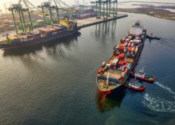 Güterverkehr im Hafen unterstreicht die Importmacht von China