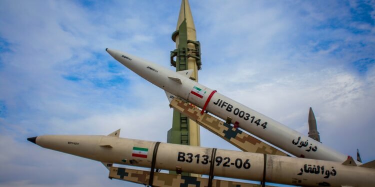 Brände an der Raffinerie nach Angriffen im Staat Kuwait.
