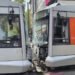 Rettungskräfte sichern die Unfallstelle nach dem Straßenbahnunfall