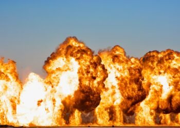 US-Militär startet neue Luftangriffe gegen iranische Ziele trotz laufender Friedensgespräche