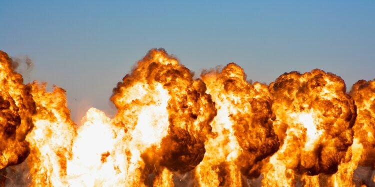 US-Militär startet neue Luftangriffe gegen iranische Ziele trotz laufender Friedensgespräche
