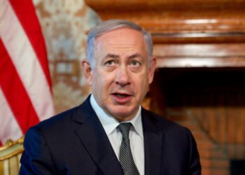 Israelische Soldaten sichern nach der neuen Offensive eine Stellung im Libanon.