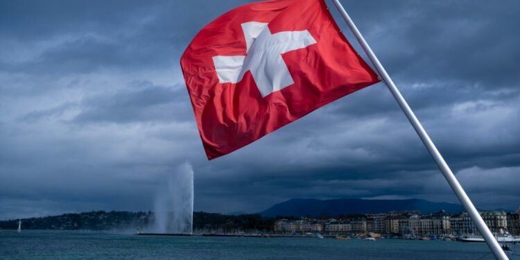 Schweizer lehnen Bevölkerungsobergrenze von 10 Millionen in Volksabstimmung ab 26 Schweizer lehnen Bevölkerungsobergrenze von 10 Millionen in Volksabstimmung ab