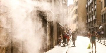 Tödliche Hitzewelle Bricht Rekorde In Europa Und Zieht Weiter Nach Osten