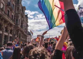 Budapest Pride Marsch Flaggen