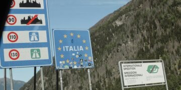 Grenzkontrollen der EU an einer Autobahn