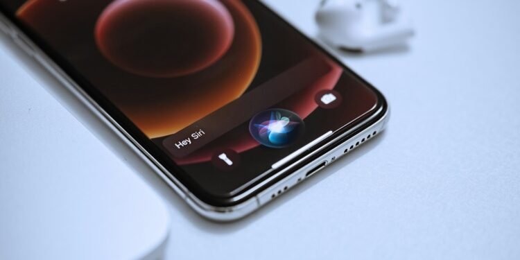 Neue Siri AI auf einem iPhone Display